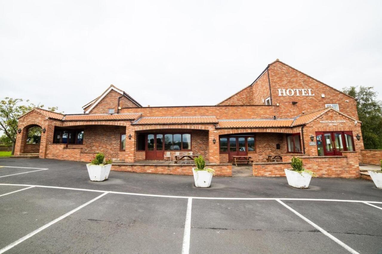Oyo White Horse Lodge Hotel, East Thirsk Bagby Екстериор снимка