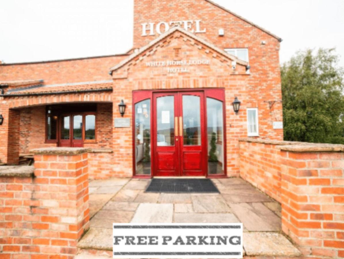 Oyo White Horse Lodge Hotel, East Thirsk Bagby Екстериор снимка