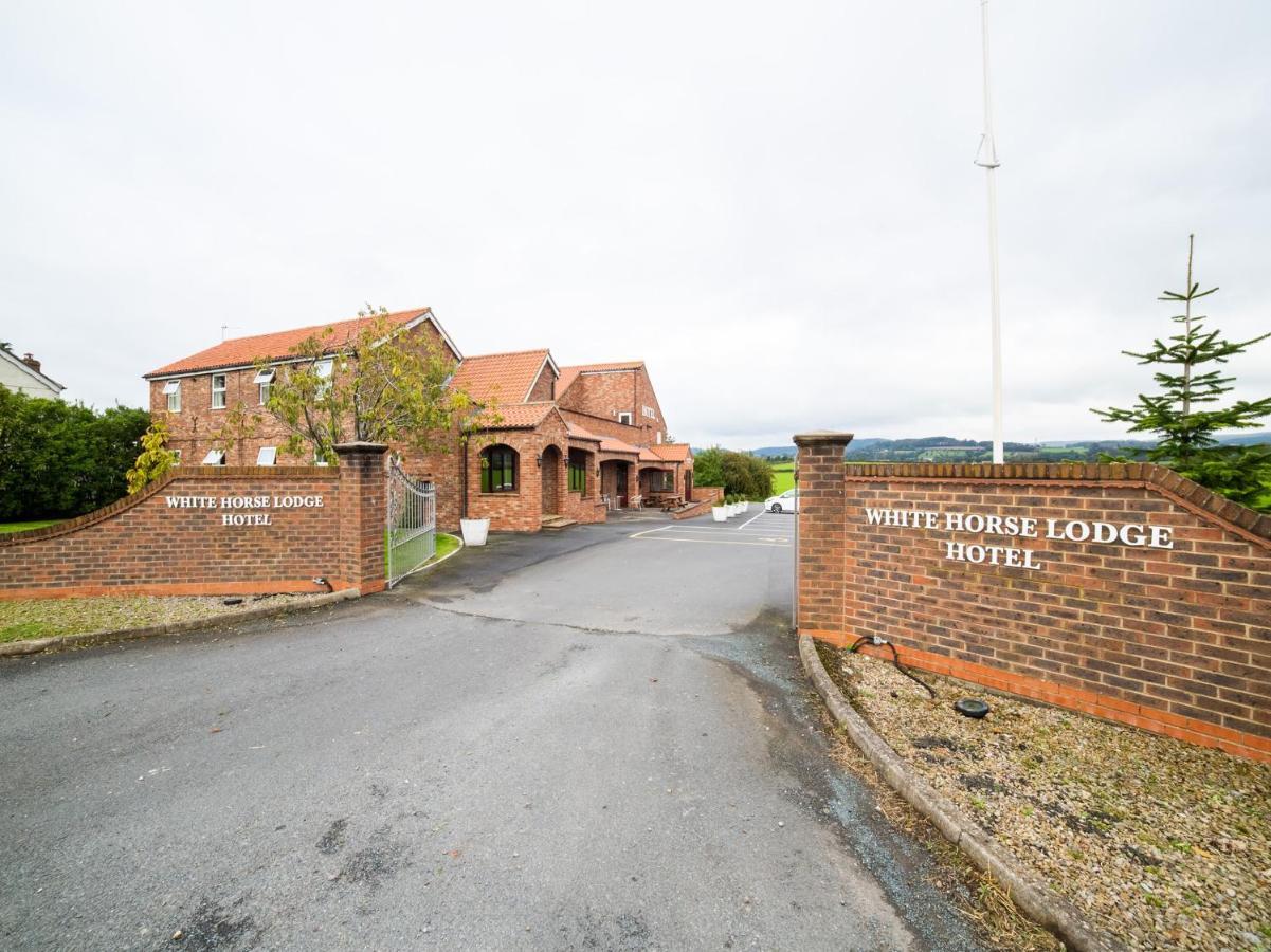 Oyo White Horse Lodge Hotel, East Thirsk Bagby Екстериор снимка