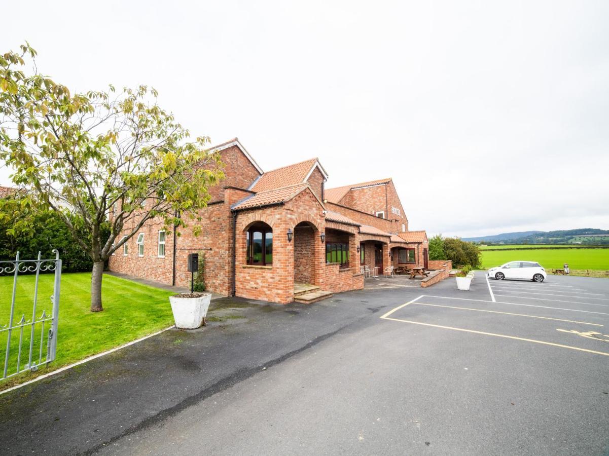 Oyo White Horse Lodge Hotel, East Thirsk Bagby Екстериор снимка